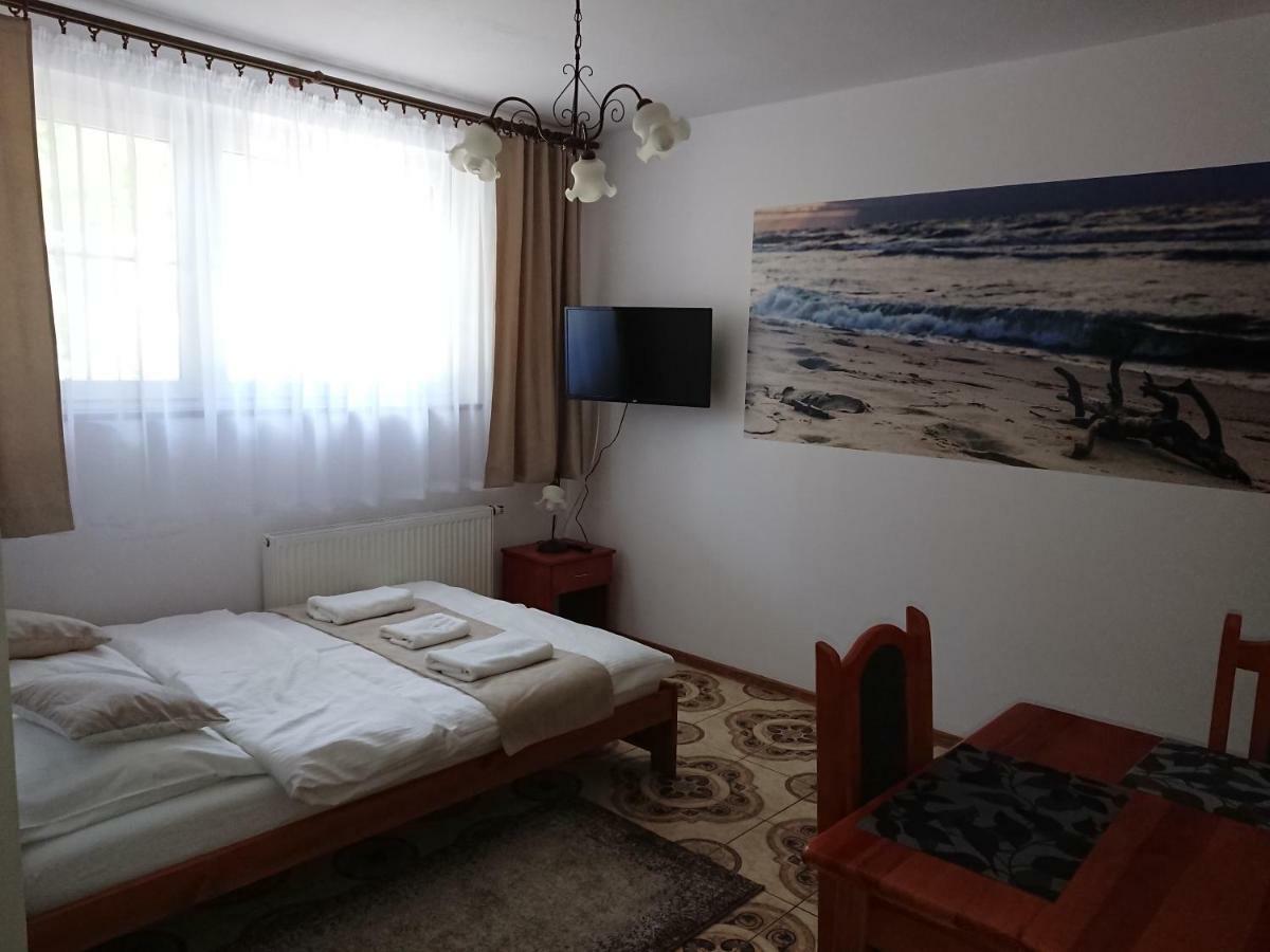 Grodzisko Pokoje Do Wynajecia Krynica Morska Buitenkant foto
